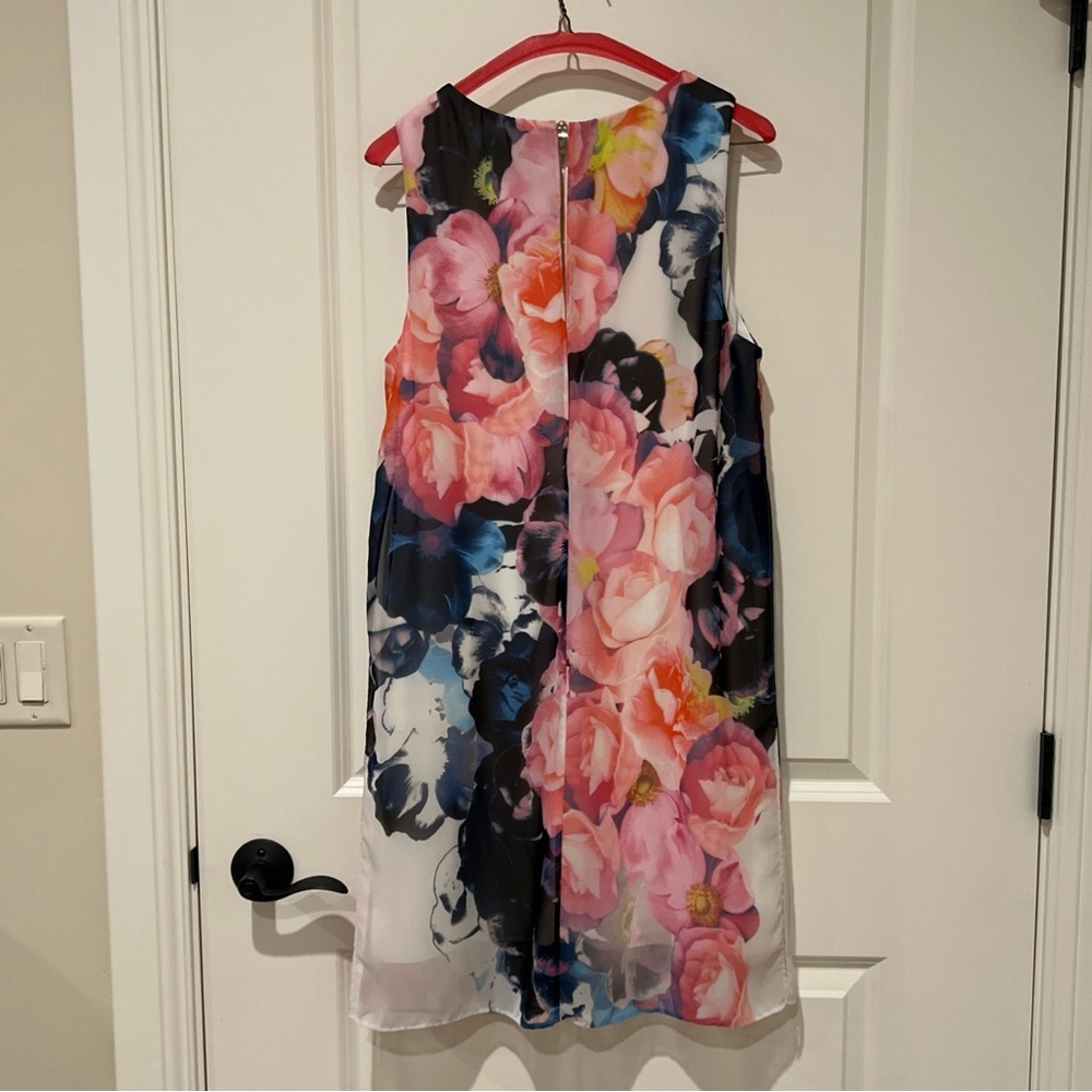 Vince Camuto Elegant floral print Dress - Picture 2 of 10